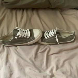 Knock off looking converse